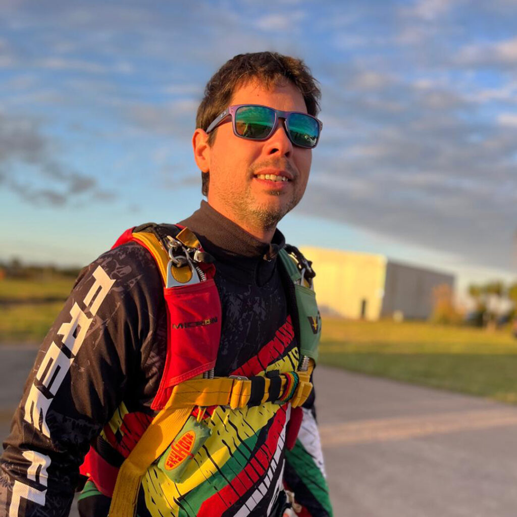 Instructor certificado de paracaidismo en Chascomús